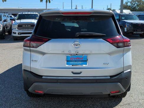 Certified 2021 Nissan Rogue SV image 6