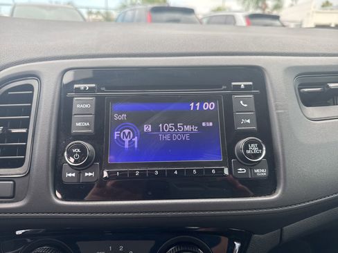 Used 2020 Honda HR-V LX image 12