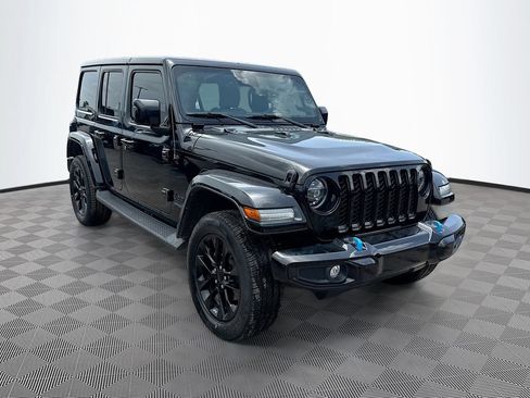 Used 2021 Jeep Wrangler Unlimited Sahara AWD/4WD image 4