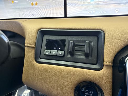 Used 2025 Nissan Armada Platinum Reserve AWD/4WD image 23