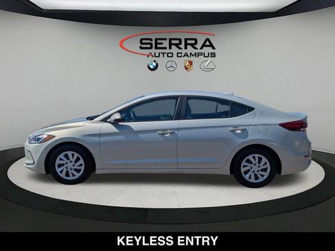 Used 2017 Hyundai Elantra SE FWD image 8