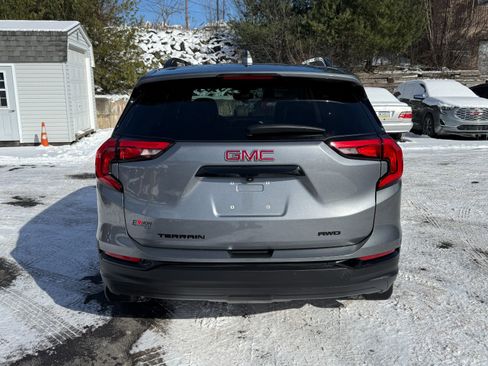 Used 2021 GMC Terrain SLT w/ Infotainment Package II image 4