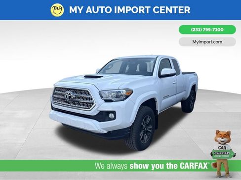 Used 2016 Toyota Tacoma TRD Sport w/ Towing Package AWD/4WD image 3