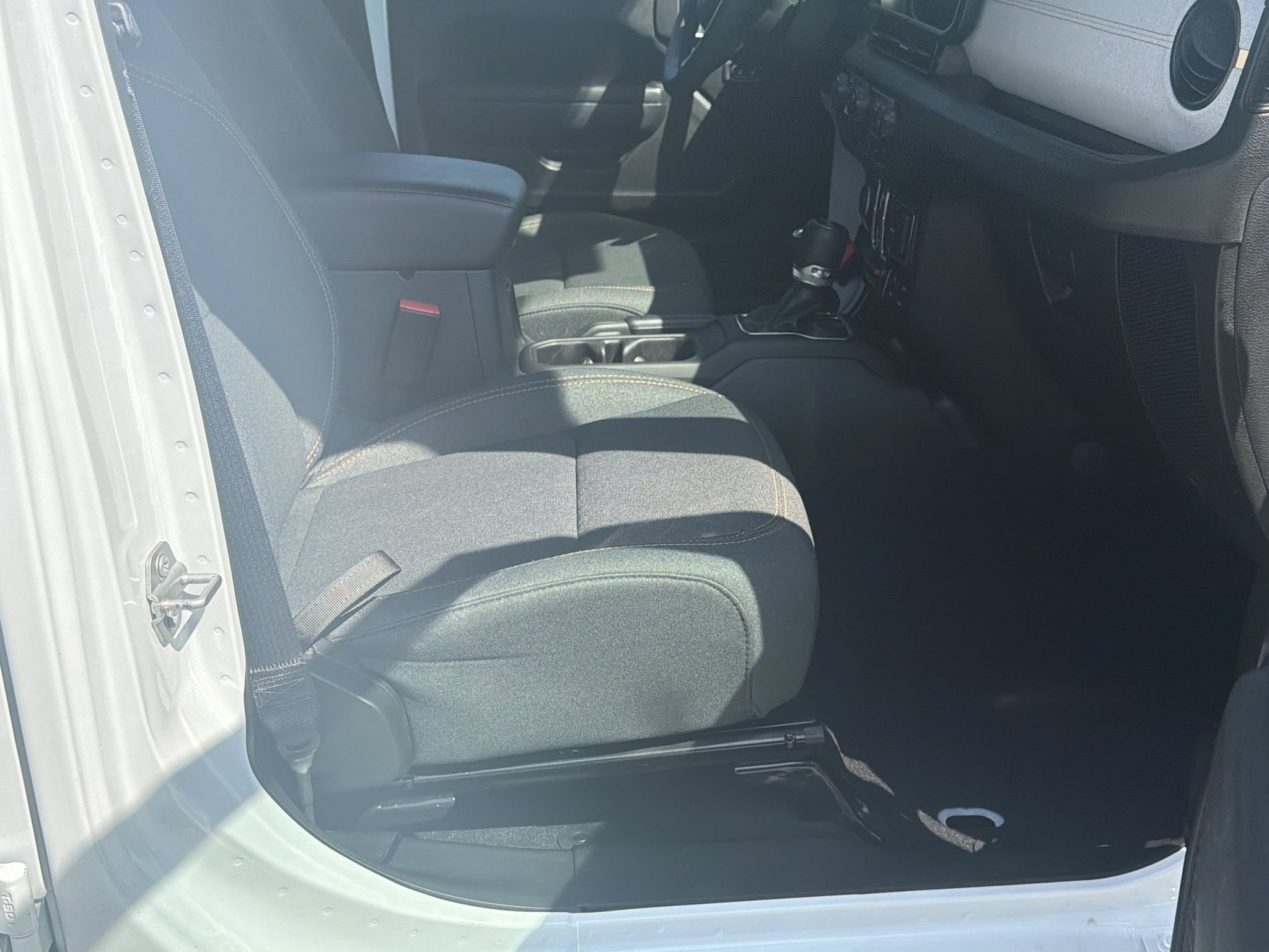 Used 2024 Jeep Wrangler Unlimited Sport AWD/4WD image 13
