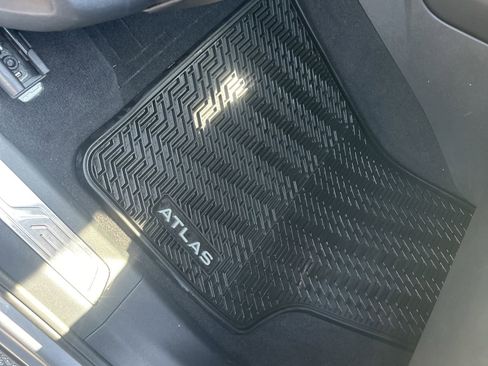 Used 2024 Volkswagen Atlas SEL AWD/4WD image 21