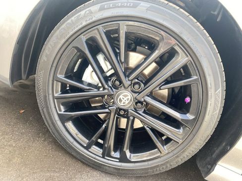 Used 2025 Toyota Camry SE w/ Convenience Package image 10