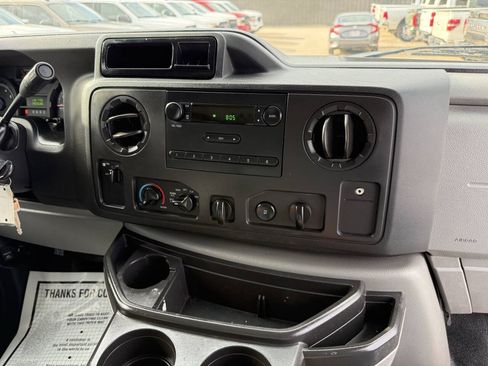 Used 2014 Ford E-150 and Econoline 150 RWD image 17