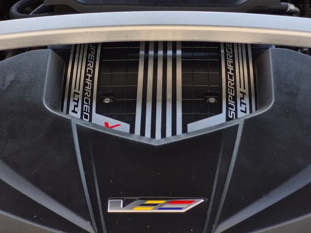 Used 2016 Cadillac CTS V w/ Luxury Package RWD image 39