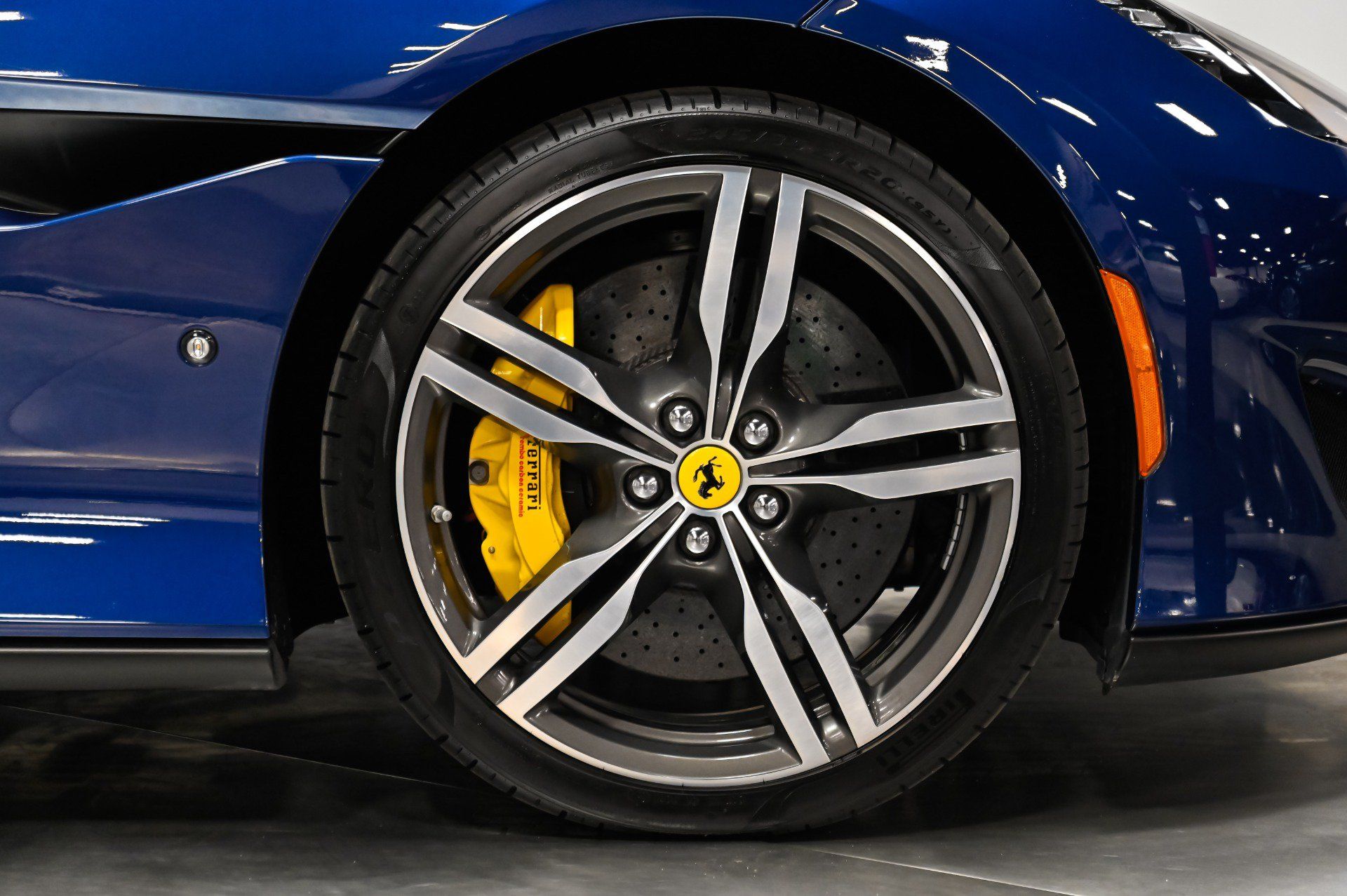 Used 2019 Ferrari Portofino RWD image 18