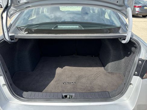 Used 2025 Nissan Versa SV FWD image 28