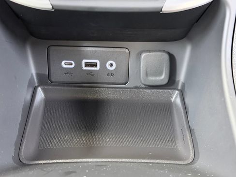 Used 2024 GMC Terrain SLE w/ Driver Convenience Package FWD image 49