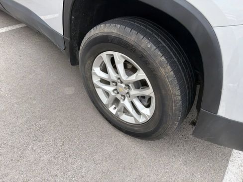 Used 2020 Chevrolet Traverse LS FWD image 24
