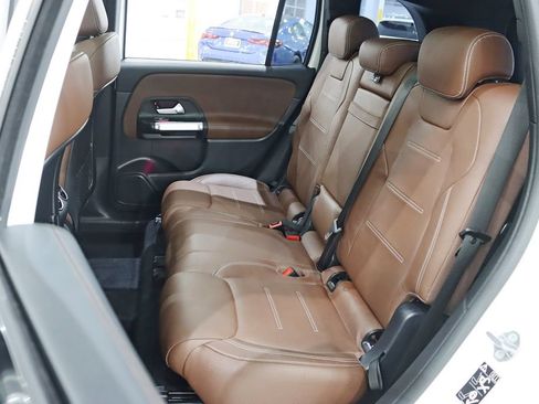 Used 2022 Mercedes-Benz GLB 35 AMG 4MATIC image 27