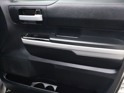 Used 2018 Toyota Tundra SR5 w/ SR5 Upgrade Package image 11