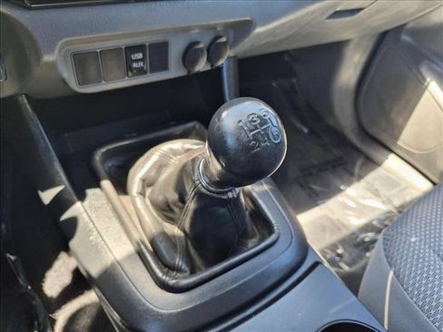 Used 2015 Toyota Tacoma 2WD Access Cab w/ Convenience Package image 17