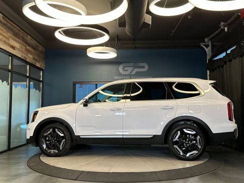 Used 2025 Kia Telluride S AWD/4WD image 6
