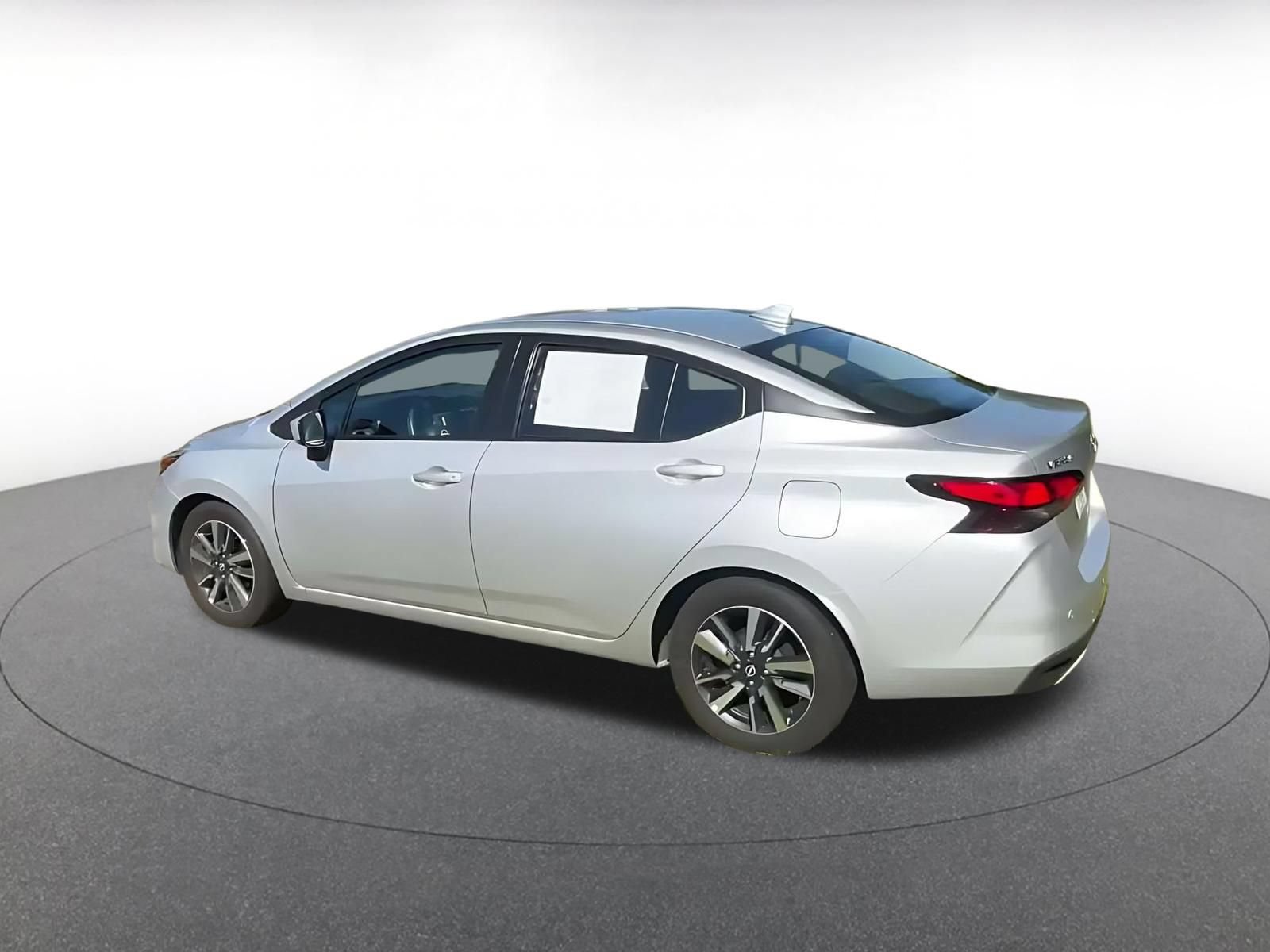 Used 2025 Nissan Versa SV FWD image 9