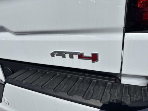 Used 2024 GMC Sierra 1500 AT4 w/ Technology Package AWD/4WD image 4