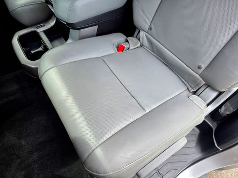Used 2015 Toyota Sequoia Platinum AWD/4WD image 37