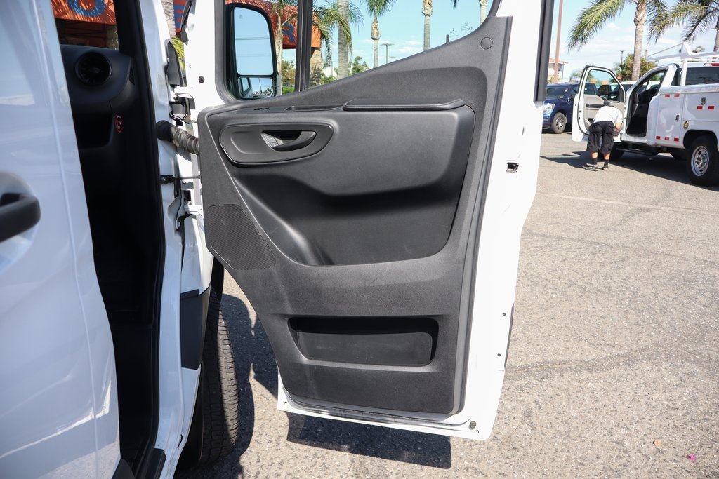 Used 2019 Mercedes-Benz Sprinter 2500 image 40