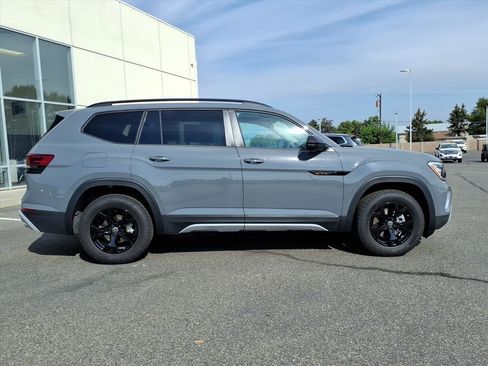 New 2026 Volkswagen Atlas Peak Edition AWD/4WD image 7