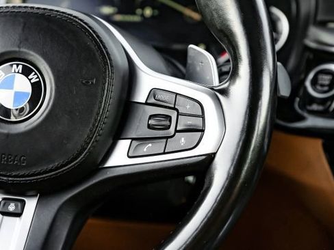 Used 2018 BMW M550i xDrive image 24