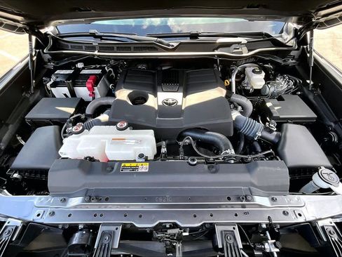 Used 2024 Toyota Tundra SR5 w/ SR5 Convenience Package image 30