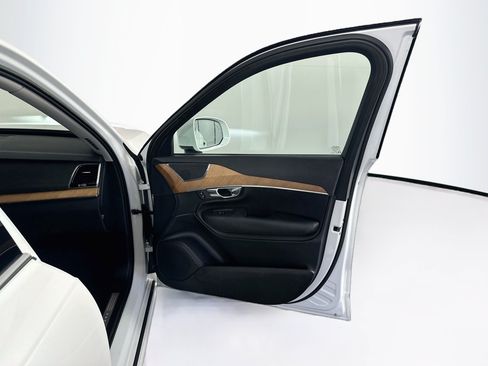 Used 2023 Volvo XC90 B6 Plus w/ Protection Package Premier AWD/4WD image 36