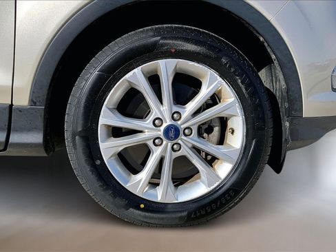 Used 2018 Ford Escape SE image 9