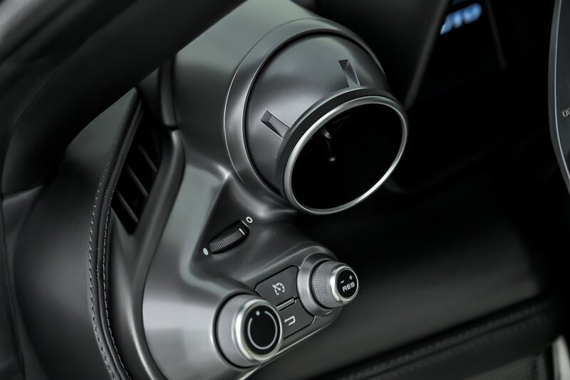 Used 2020 Ferrari F8 Tributo RWD image 25