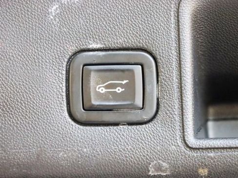 Used 2021 GMC Terrain SLT image 24