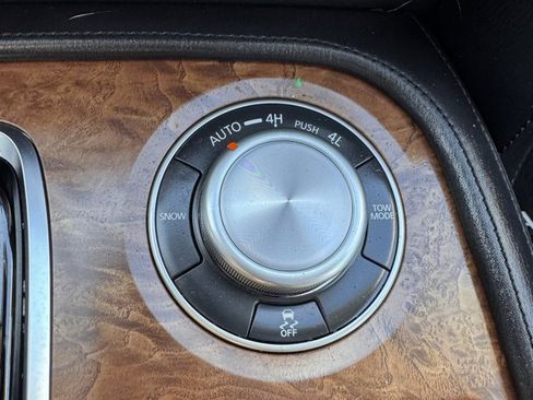 Used 2024 Nissan Armada SL w/ Captain's Chairs Package image 24