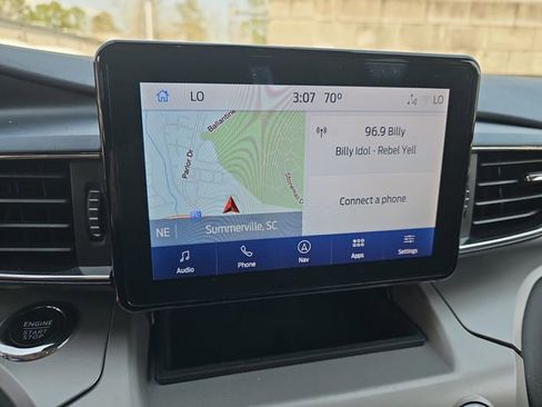 Used 2022 Ford Explorer XLT w/ Equipment Group 202A image 27