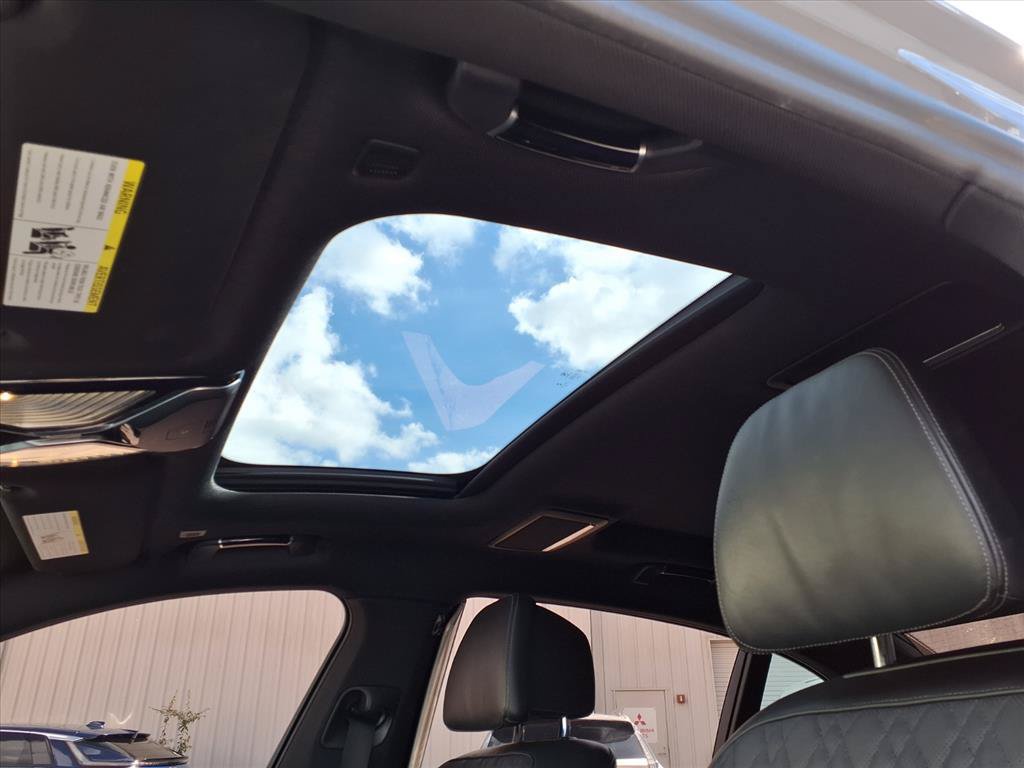 Used 2022 BMW 740i w/ M Sport Package RWD image 22