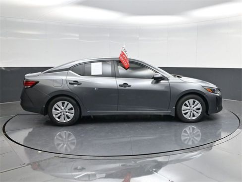 Used 2025 Nissan Sentra S image 2