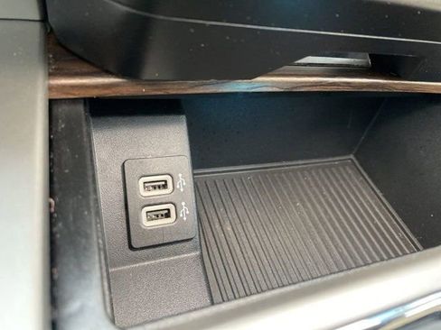 Used 2019 Ford F150 Lariat w/ Equipment Group 502A Luxury image 20