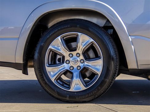 Used 2019 RAM 1500 Laramie image 9