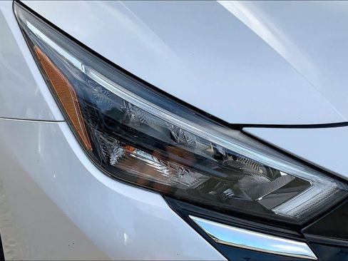 Used 2025 Nissan Versa SV FWD image 26