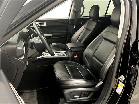 Used 2023 Ford Explorer XLT image 22