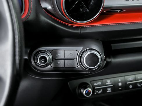 Used 2018 Ferrari 812 Superfast RWD image 31