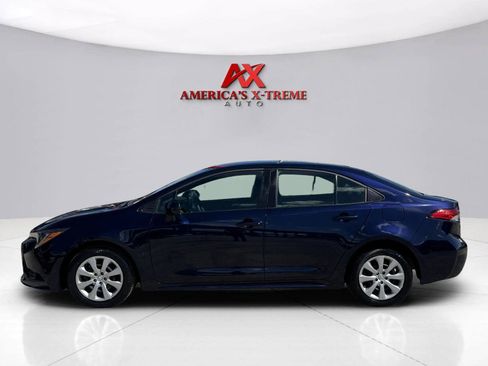 Used 2025 Toyota Corolla LE FWD image 2