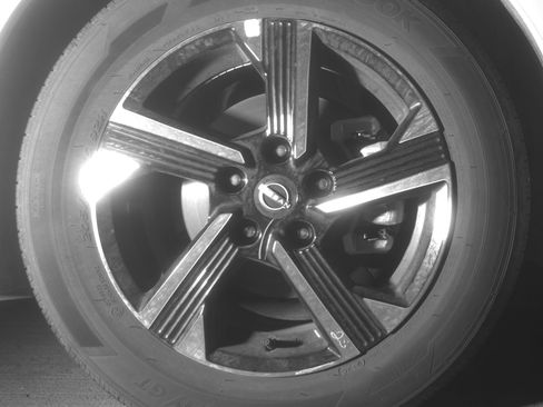 Used 2025 Nissan Sentra SV FWD image 13