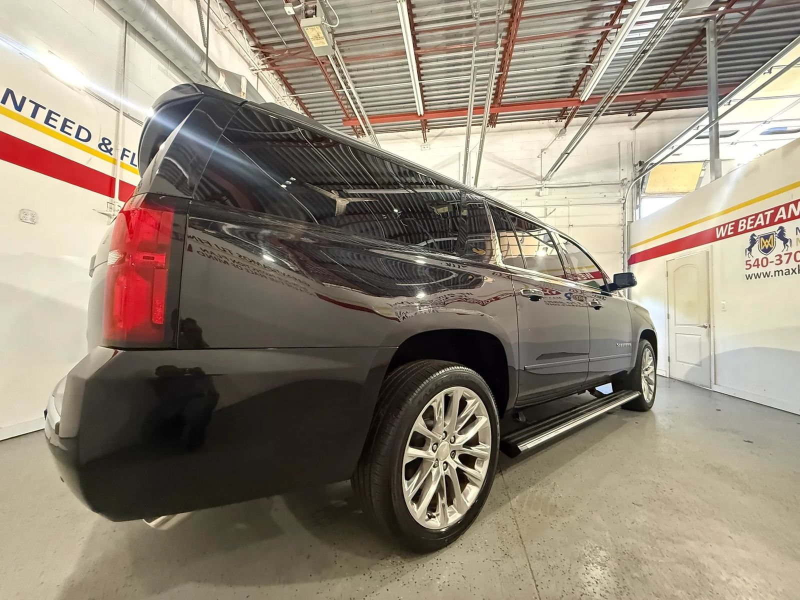 Used 2019 Chevrolet Suburban Premier w/ Premier Plus Edition AWD/4WD image 7