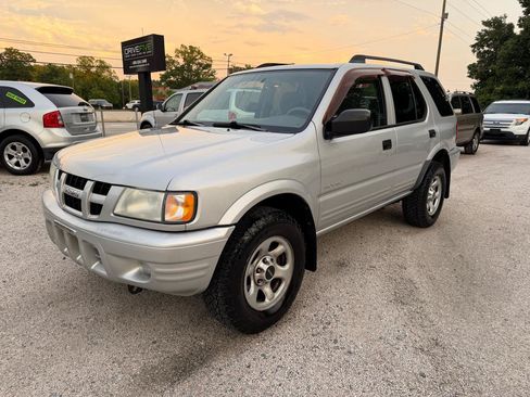 Used 2003 Isuzu Rodeo S RWD image 1