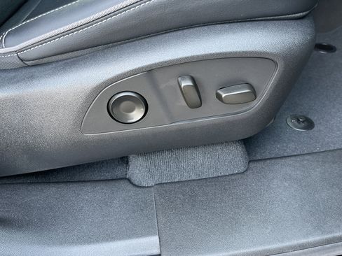 Used 2025 Chevrolet Silverado EV LT image 20