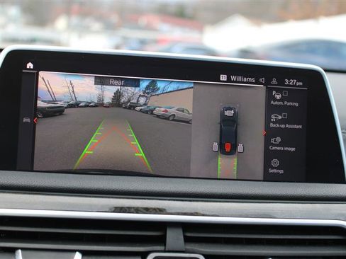 Used 2020 BMW 750i xDrive w/ Cold Weather Package image 20