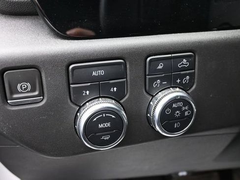 Used 2023 GMC Sierra 1500 SLT w/ SLT Convenience Package AWD/4WD image 27