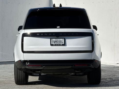 Used 2025 Land Rover Range Rover SE AWD/4WD image 4