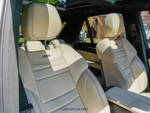 Used 2015 Mercedes-Benz ML 63 AMG 4MATIC image 45