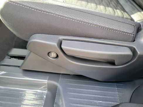 New 2025 Nissan Pathfinder SV w/ SV Premium Package image 32